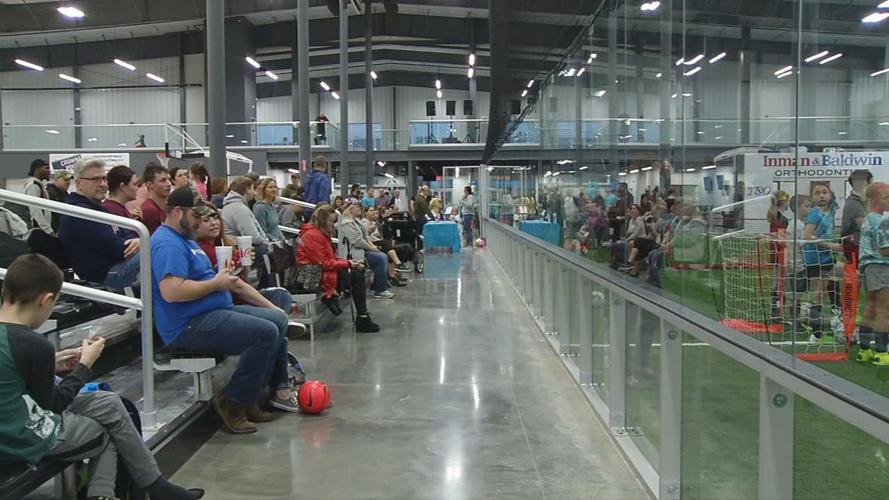 Hundreds show up for Elizabethtown's Bluegrass Sportsplex opening
