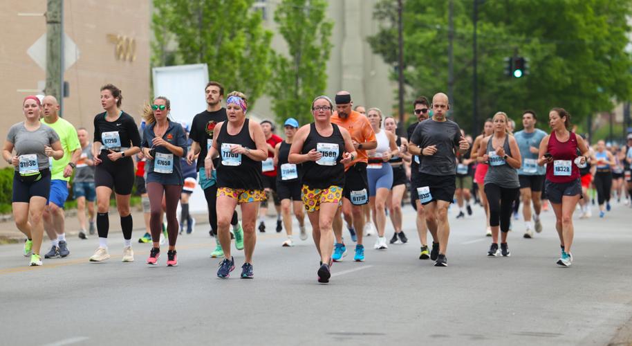 Run moves into Old Louisville.JPG