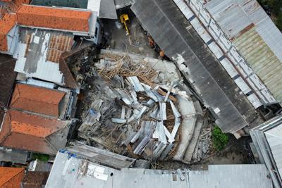APTOPIX Indonesia School Collapse