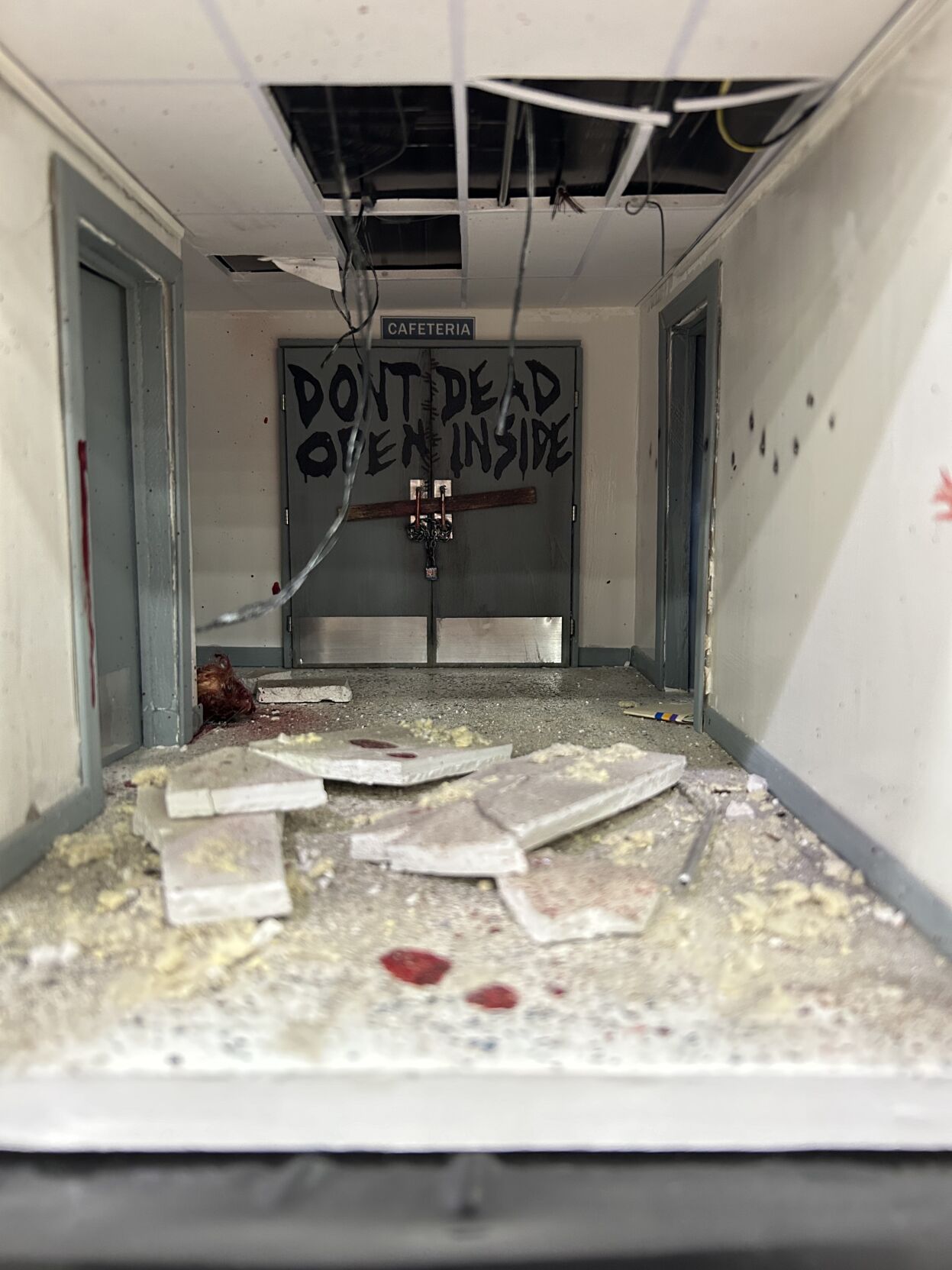 Walking Dead Miniature Display Exhibit