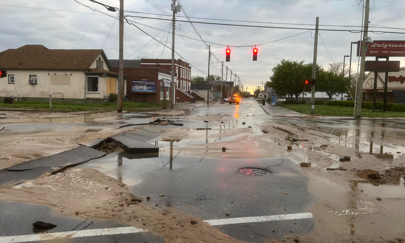 Water Main Break on Dixie Highway and Hill in Louisville's Algonquin neighborhood