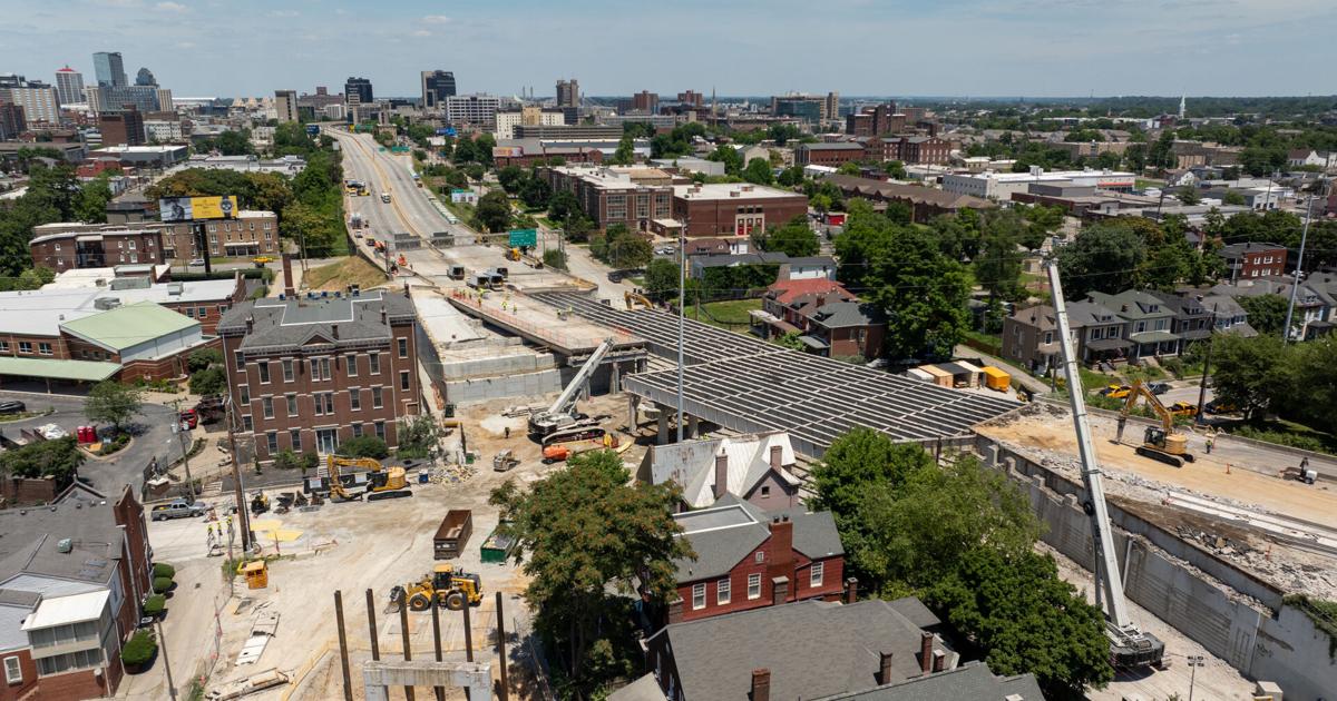 2 lanes of I-65 South in Louisville reopen early, transportation officials say The Kentucky Transportation Cabinet said Friday a 2-mile section of the interstate, from University Boulevard to Interstate 264, will reopen to traffic by 6 a.m. Monday, June 29.
