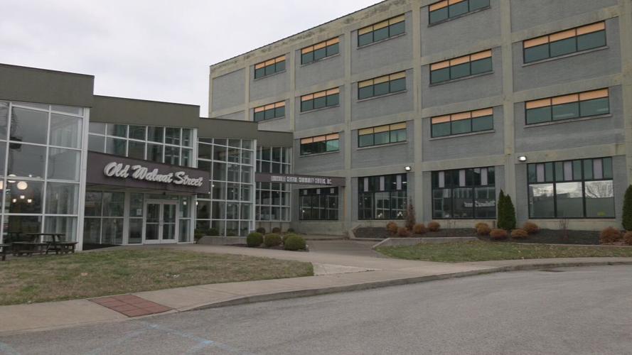 HOWARD STUDENTS CLEAN UP