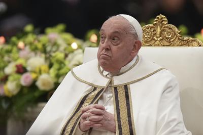Pope Francis in critical condition with early kidney failure but remains  alert as prayers pour in | National news | wdrb.com