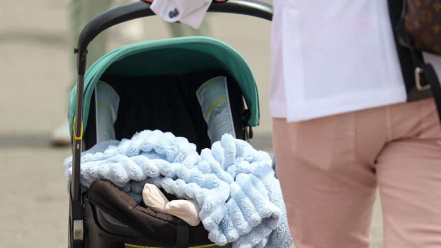 Fans on Kentucky Oaks Day 2025