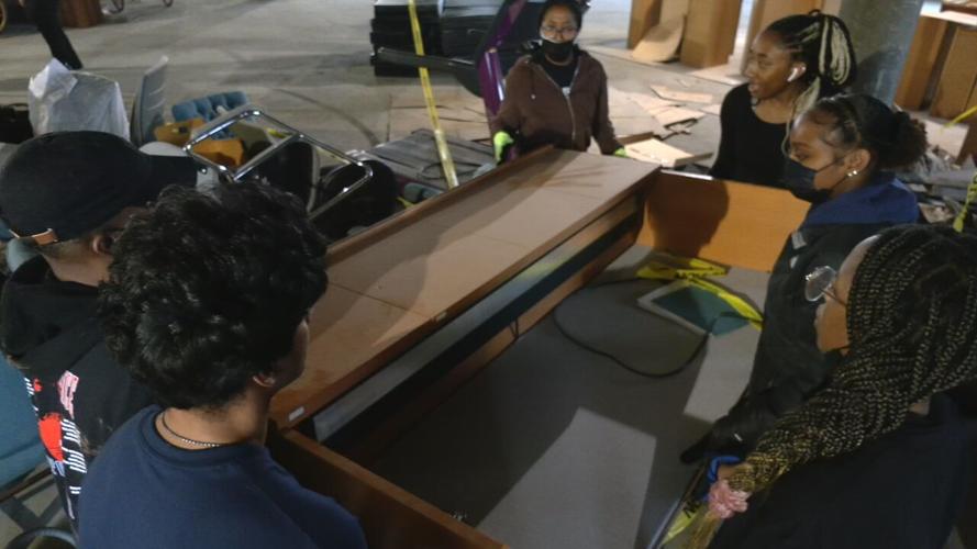 HOWARD STUDENTS CLEAN UP