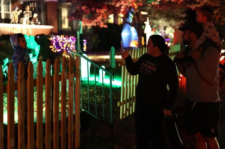 People take photo on Hillcrest.JPG