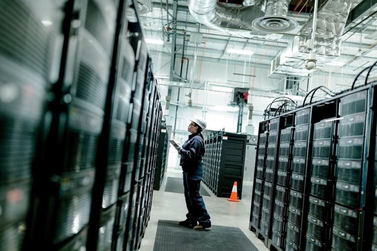 UTILITY WORKERS - BATTERY STORAGE FACILITY- DUKE ENERGY FACEBOOK  (4).jpg