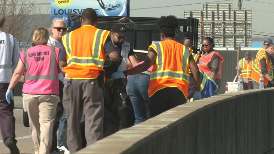 Workers clean up mail spill on I-264