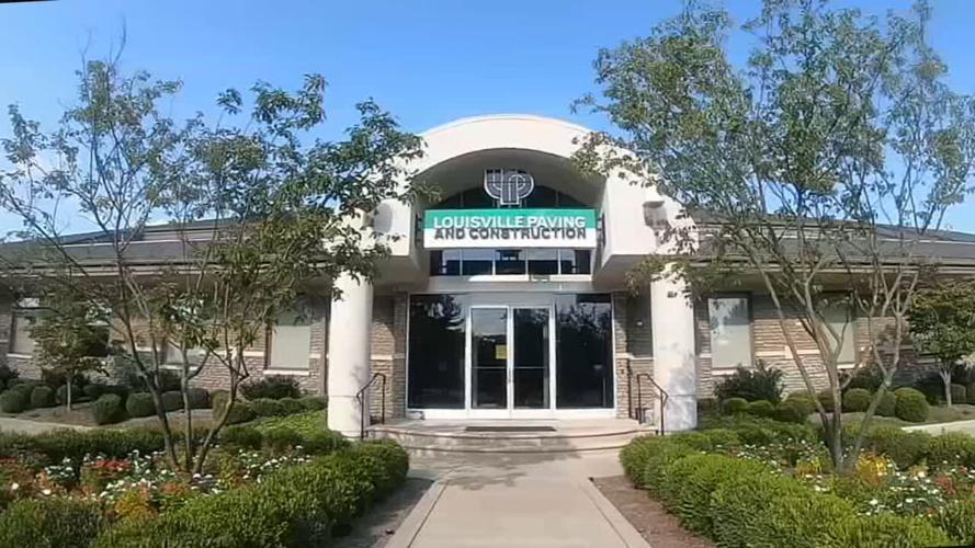 LOUISVILLE PAVING VACCINE MANDATE.jpeg