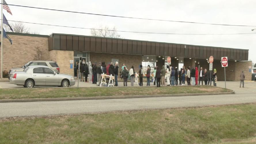 Bowman Field DMV office lines 12-30-24