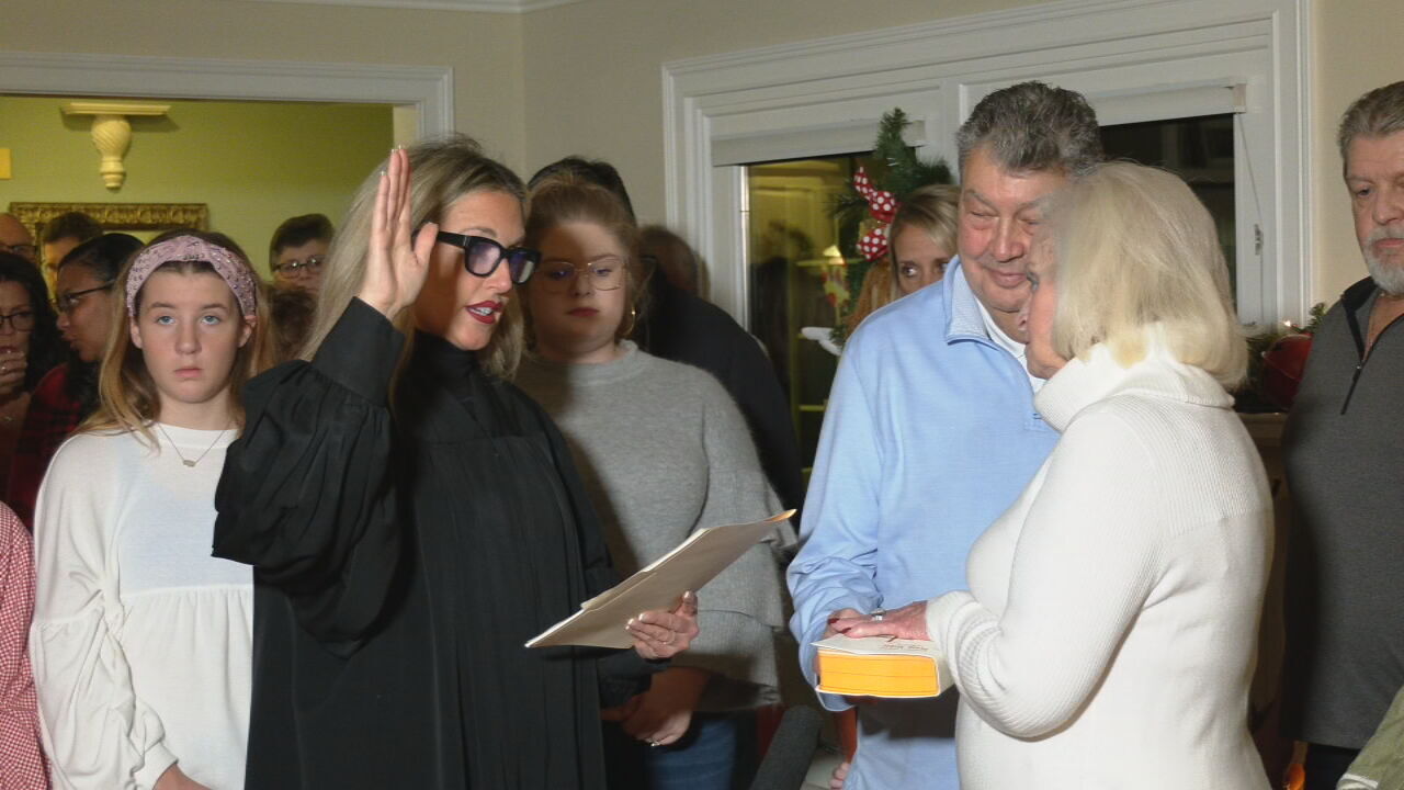 Bobbie Holsclaw Sworn-in For 7th Term As Jefferson County Clerk | News ...