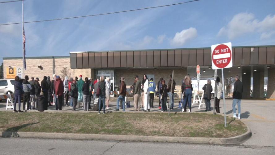 Bowman Field DMV office lines 12-30-24