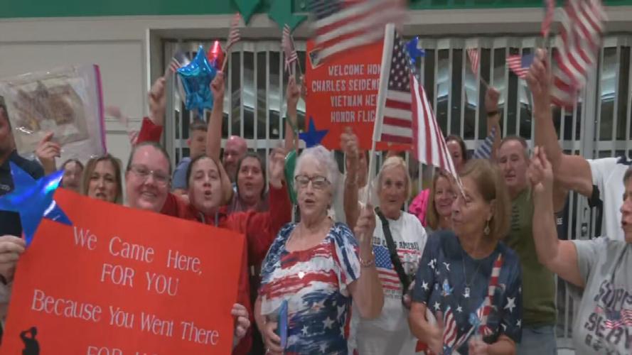 Crowds greet veterans returning from Honor Flight Bluegrass