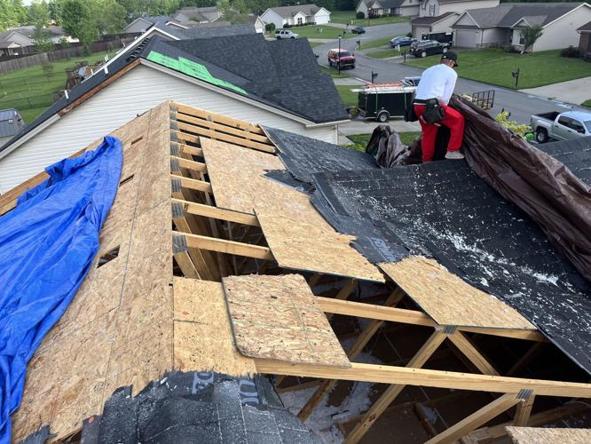 Roof repair work in Sellersburg, Indiana