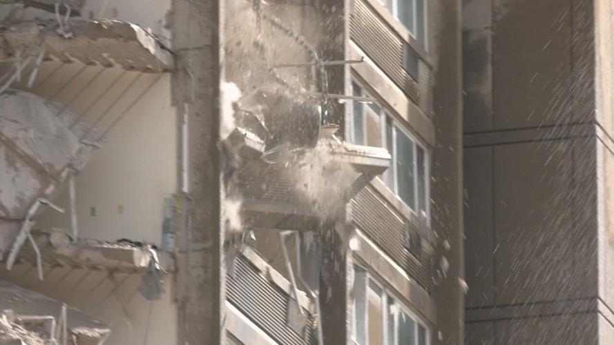 Riverview Towers demolition begins 10-17-22 (13).jpeg