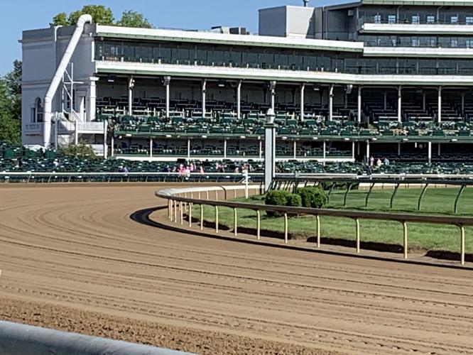 OAKS - EARLY IN THE DAY - 2ND TURN - 4-30-2021 (1).JPG