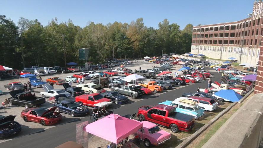 Waverly Hills hosts car show to raise money for employee battling
