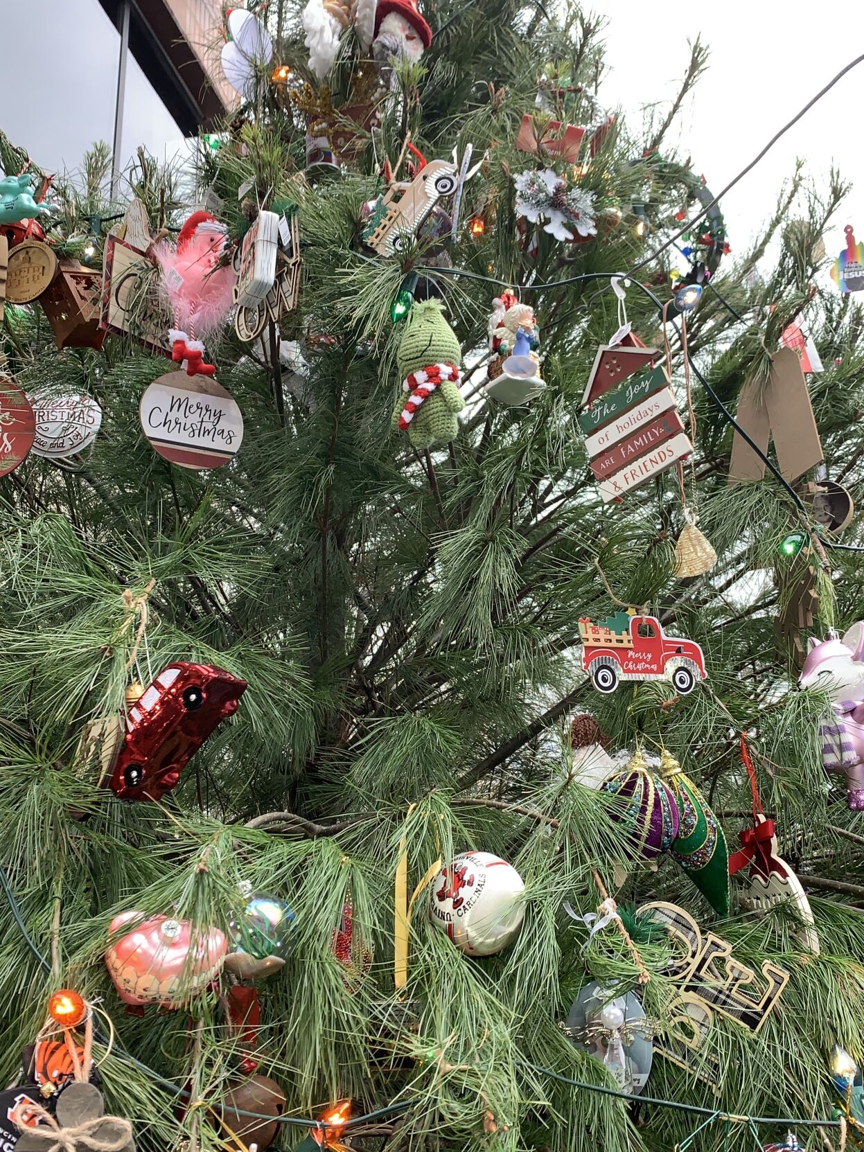 JINGLE TREE ORNAMENTS 2023  (3).jpg