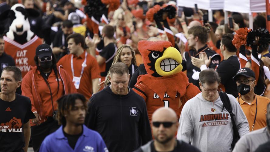 Louisville arrives in Atlanta