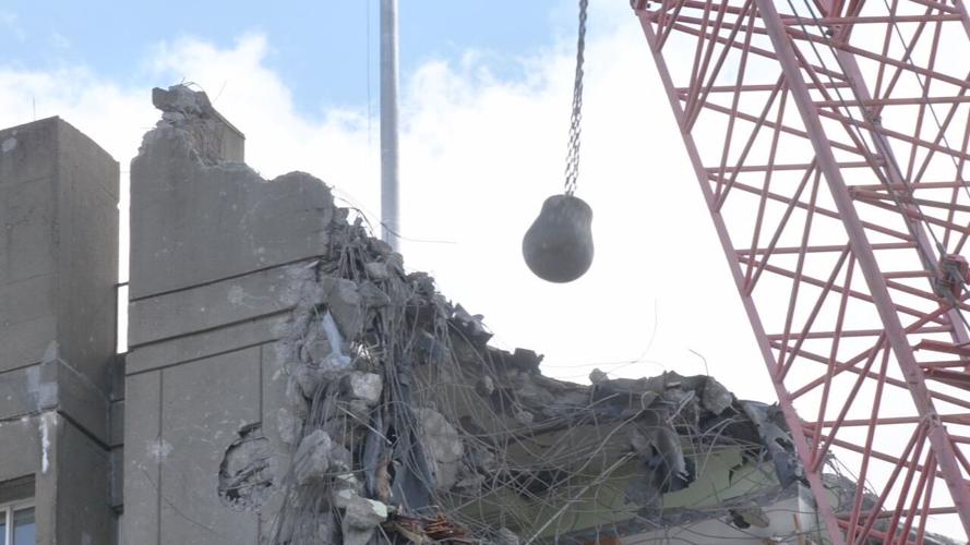 Riverview Towers demolition begins 10-17-22 (10).jpeg