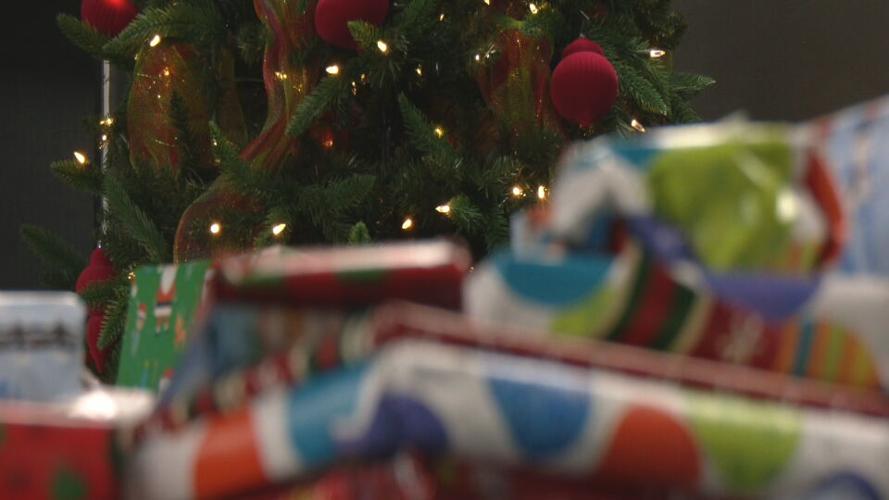 Ashton Gillotte wraps gifts at The Lord's Kitchen 12-18-24