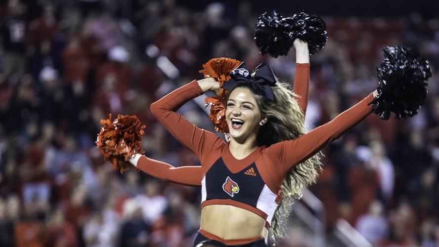 Louisville cheerleaders