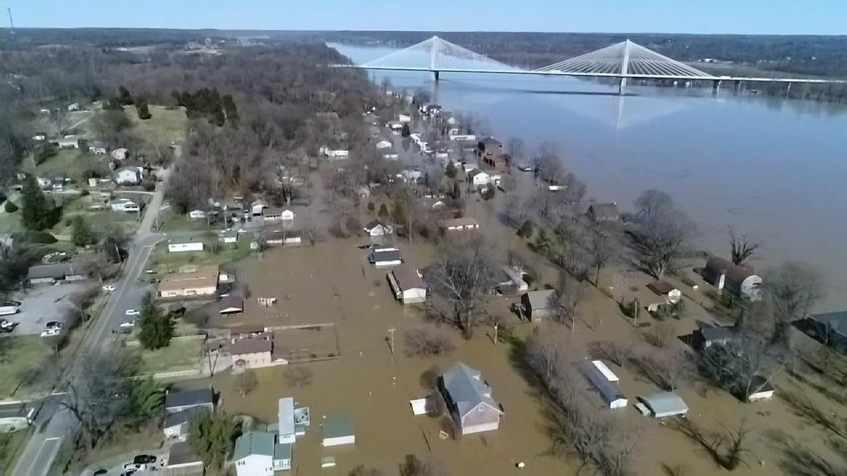 Neighbor gives Utica Community Center new roof after devastating flood