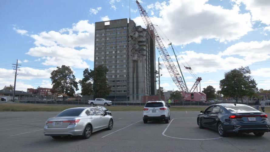 Riverview Towers demolition begins 10-17-22 (7).jpeg