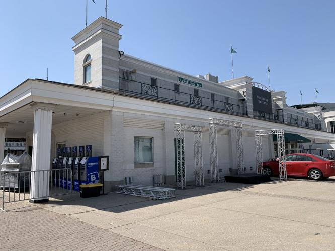 CHURCHILL DOWNS - PADDOCK 4-28-2022 (1).jpg