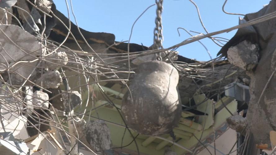 Riverview Towers demolition begins 10-17-22 (5).jpeg