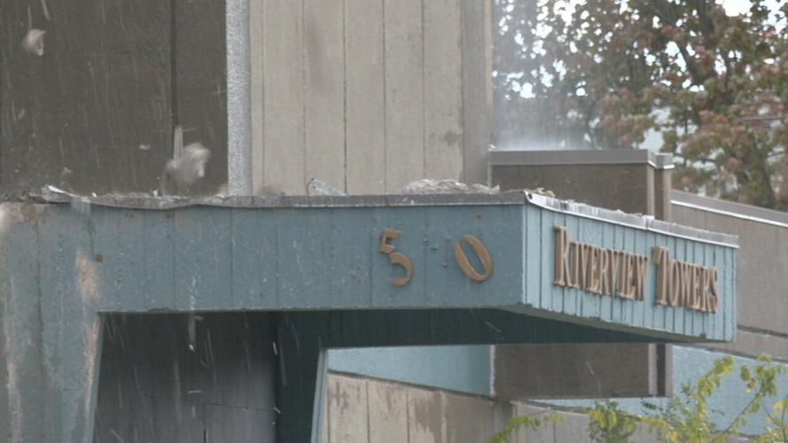Riverview Towers demolition begins 10-17-22 (4).jpeg