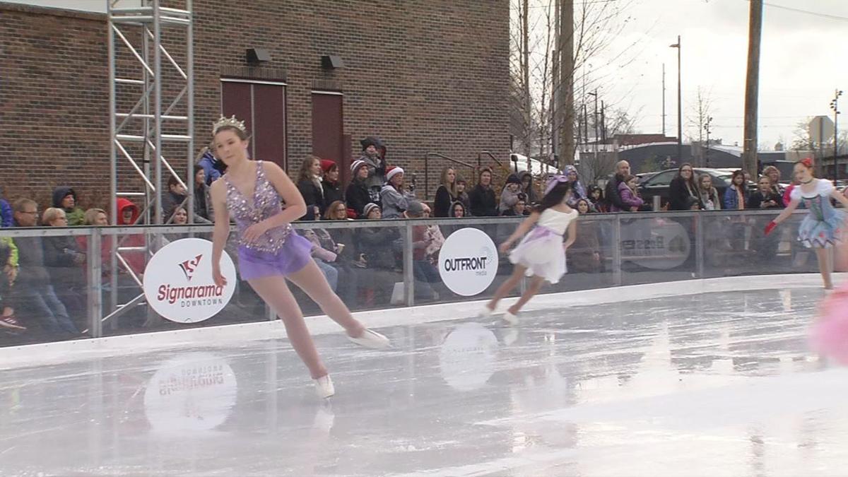 Paristown Outdoor Ice Skating Rink To Remain Open Through Jan 12 News Wdrb Com
