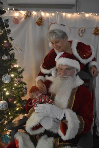 Santa visits NICU babies at UofL Health (24).JPG