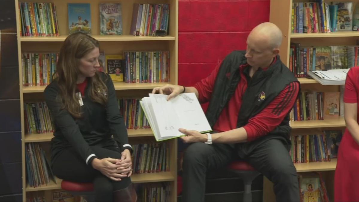 Louisville Basketball S Chris Mack Opens 4th Reading Corner At