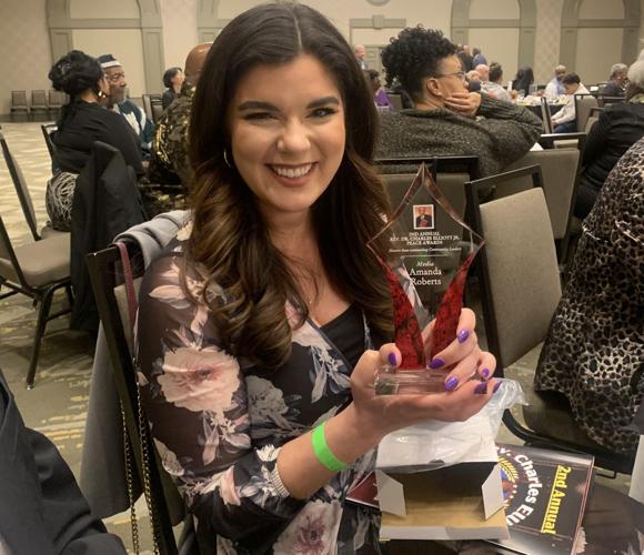 Amanda Roberts receives award
