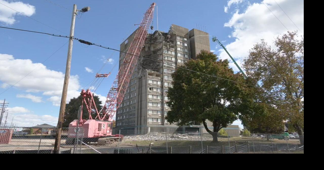Crews start demolition work on New Albany's Riverview Towers News