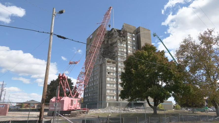 Riverview Towers demolition begins 10-17-22 (1).jpeg