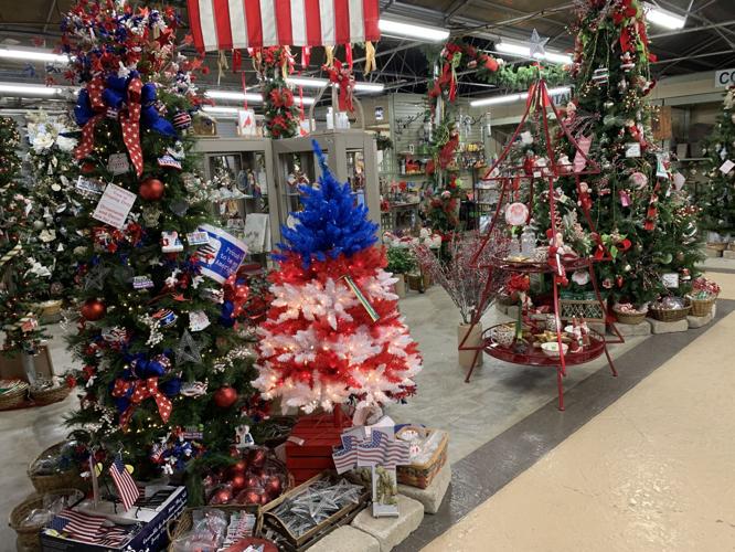 WALNUT RIDGE NURSERY - CHRISTMAS DECORATIONS WORKSHOP - TREES ELFS WREATHS KK - 11-17-2020  (7).JPG