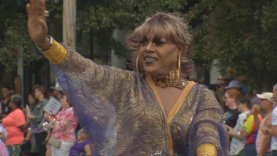 KENTUCKIANA PRIDE PARADE 10SOT_frame_1717.jpg