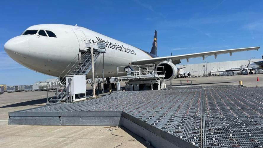 UPS A300.jpg