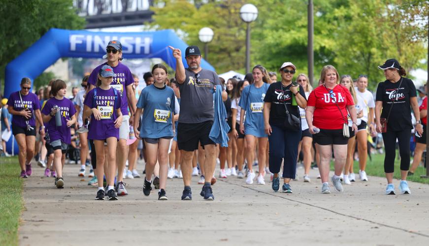 Group of walkers start at Race to Cure Sarcoma.JPG