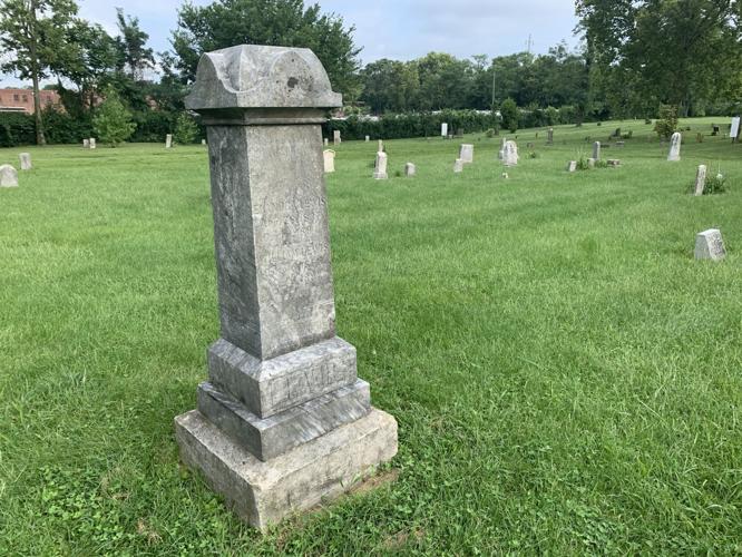 Oliver Lewis tombstone wideshot.JPG