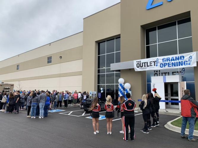 ZAPPOS GRAND OPENING 2 - 4-12-19.jpg