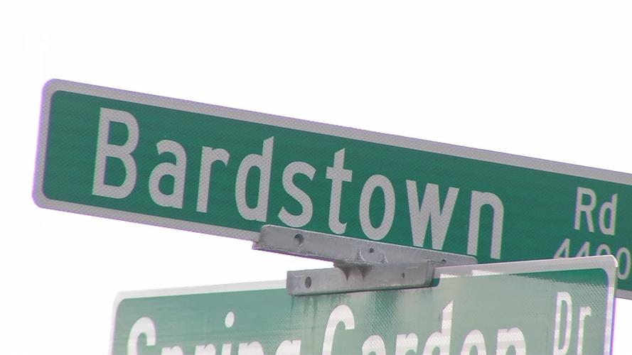 BARDSTOWN ROAD PEDESTIRAN FATAL 10VO.transfer_frame_703.jpg