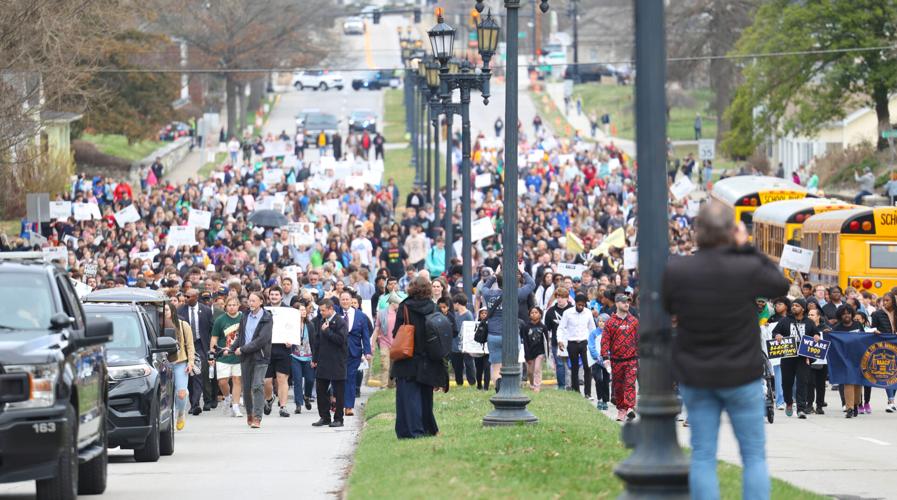 March on Frankfort goes down Capital Avenue.JPG