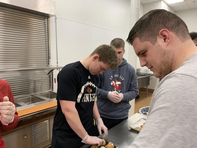 U of L athletes volunteer at Ronald McDonald House (Jan. 20, 2020)