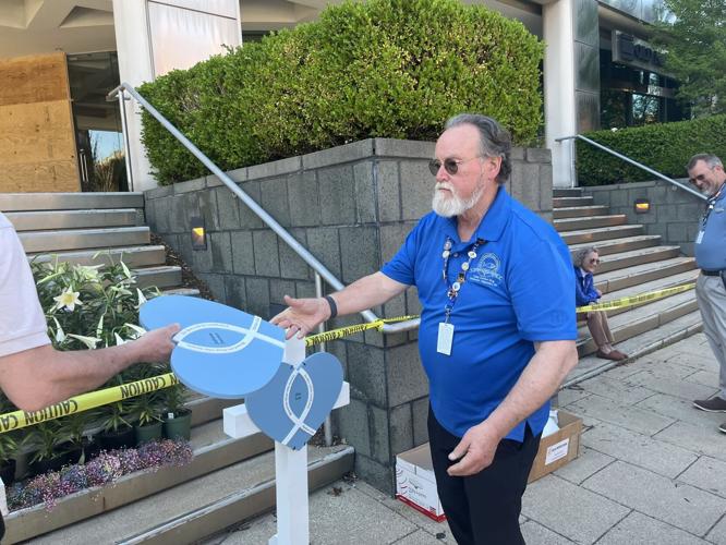 LOUISVILLE SHOOTING MEMORIAL CROSSES - FLOWERS - 4-13-2023  (4).jpg