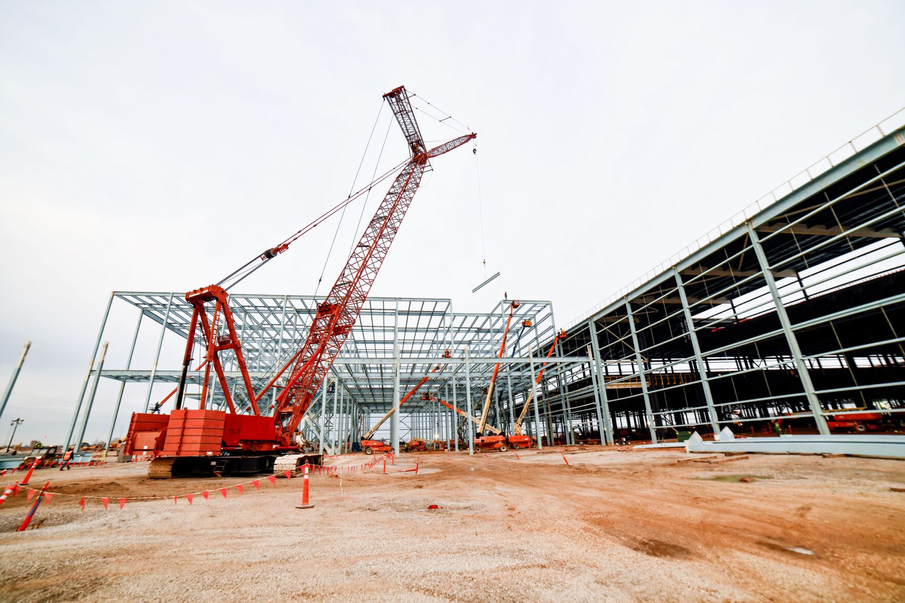 Signature Beam Installed At BlueOval SK Battery Plant | Business | Wdrb.com