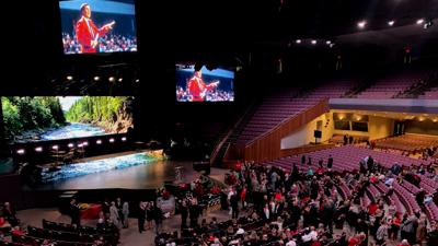 Denny Crum funeral